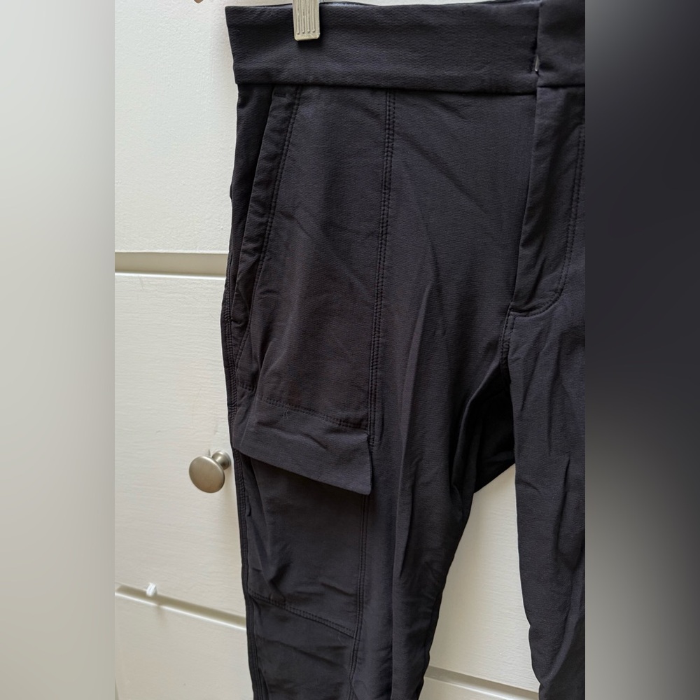 Athleta Wander Utility pant in black and size 4. - Picture 7 of 13